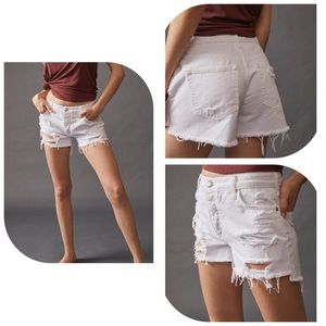 NWT Free People We The Free Maggie Mid Rise Optic White Denim Shorts. Size 26